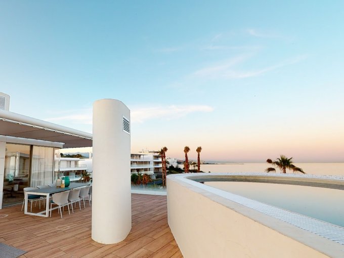 Contemporary-Beachfront-penthouse-sale-estepona-spain-private-pool-view-sea