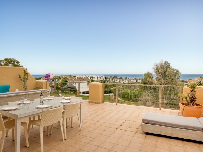 Big terrace in penthouse in La Resina, Estepona