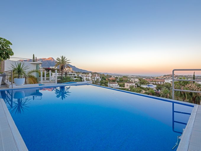 Heated Infinty Pool Contemporary Villa for Sale in Marbella, Costa del Sol, Spain