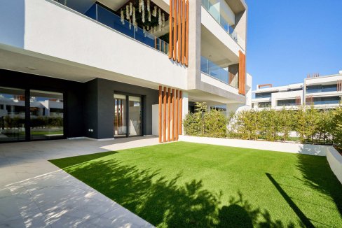 Nuevo Apartamento con Jardín en Venta en Estepona