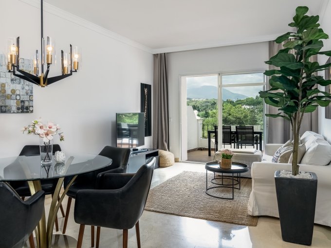Living Room Apartment for Sale in Aloha Gardens, Nueva Andalucia