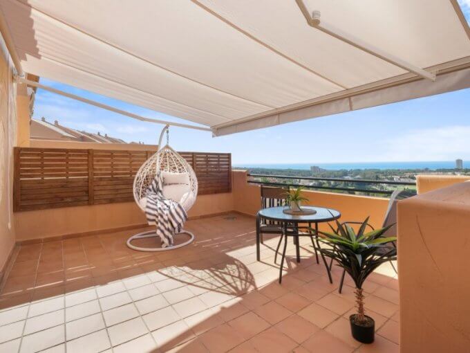 Impressive Penthouse with sea views sale in Elviria