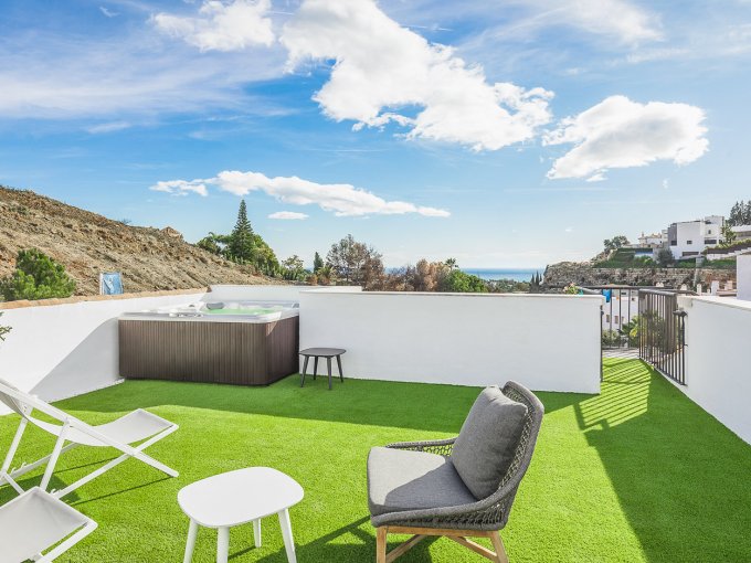 Ático con azotea en venta en Pueblo Paraiso, Benahavis, España