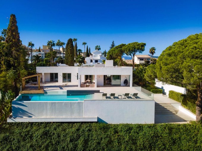 Villa in Golf Valley of Marbella with pool