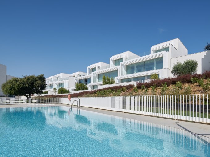 Communual Pool of a Ready to Move Villa in Sotogrande