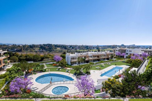 New project of apartments and penthouses for sale in Atalaya, Estepona with pool and garden