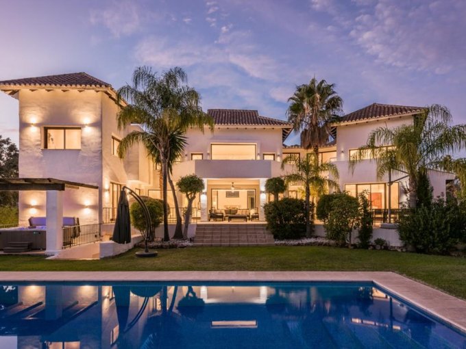 Villa de lujo en la milla de oro de Marbella en venta