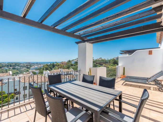 Apartamento con vistas al Mar ya la Montaña