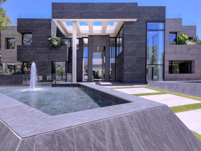 Fuente Vivienda de Arquitectura de Vanguardia en Venta en Guadalmina Baja