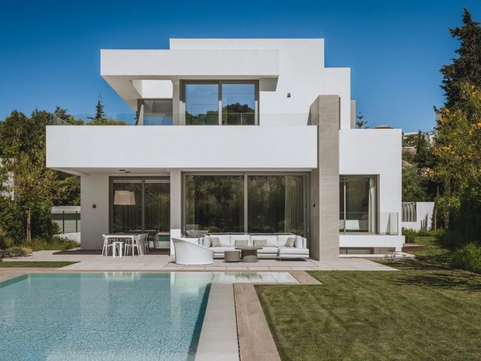Exterior - Villa independiente de lujo en venta en El Paraiso, Marbella