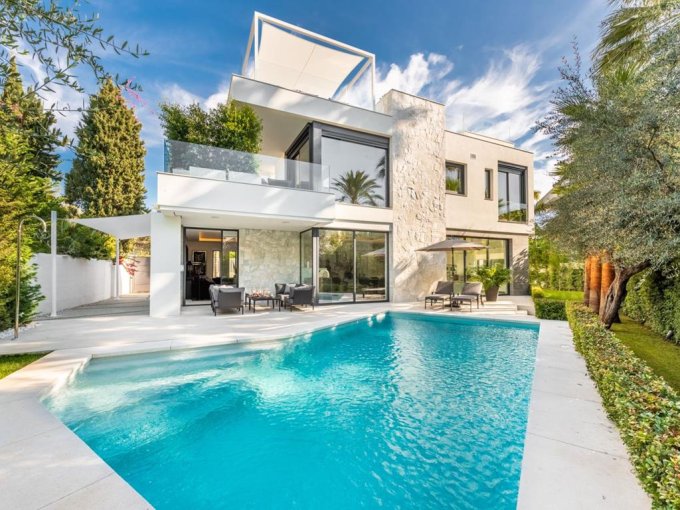 Exterior - Espectacular Villa Moderna en Venta en Casablanca, Marbella
