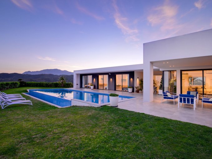 Espacio exterior Villa moderna en venta en Monte Mayor, Benahavis