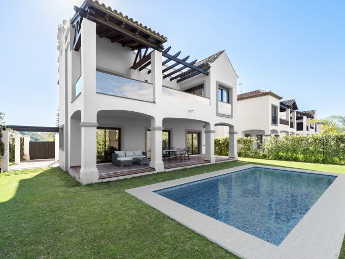 Exterior Nueva Villa de Golf en Estepona en venta