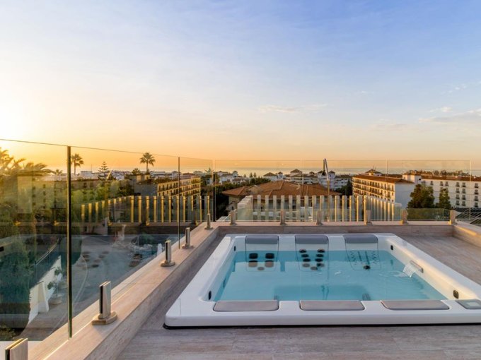 Jacuzzi Elegante Villa en Nueva Andalucía en venta