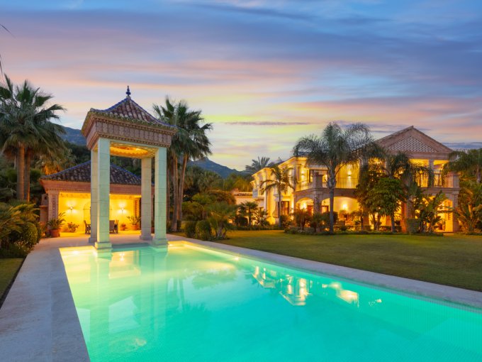 Luces de piscina Magnífica Mansión en Venta en Sierra Blanca, Marbella