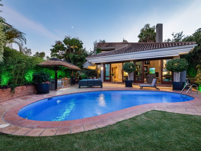 Pool area Beautiful Villa in La Quinta for sale