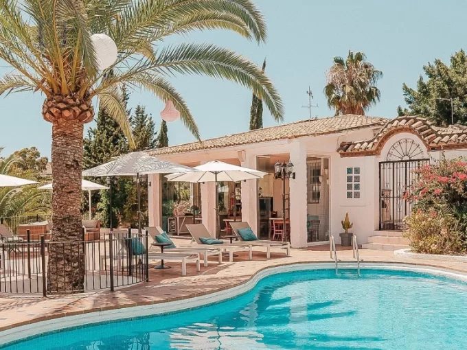 Amplia Villa de Campo en Venta en Marbella