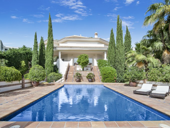 Villa con piscina en Vega del Colorado, Benahavis en venta