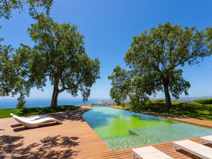 Piscina Villa con Espectaculares Vistas al Mar en venta