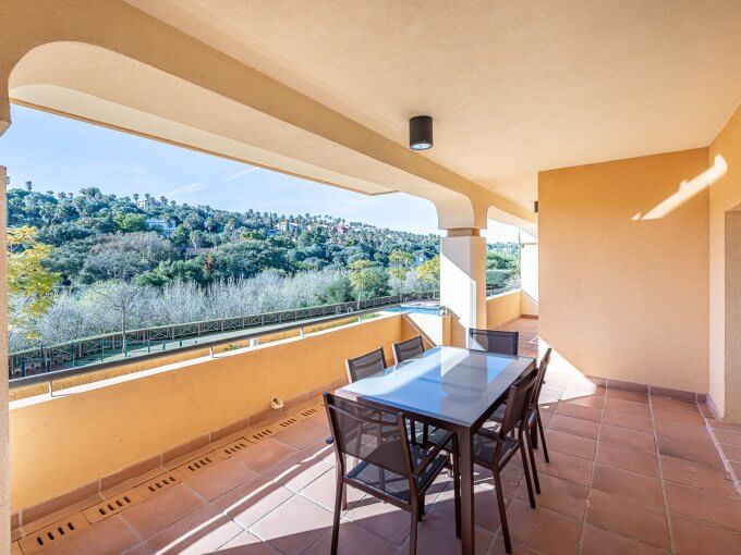 Table terrace Apartment in Sotogrande for sale