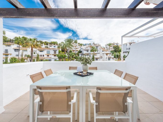 Terrace Contemporary Refurbished Penthouse in Nueva Andalucia for sale
