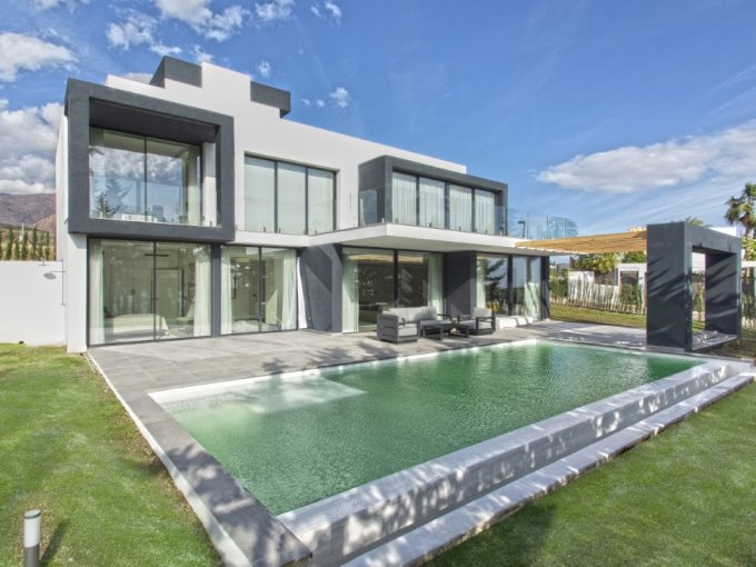 Villa a estrenar en Valle Romano Golf en venta
