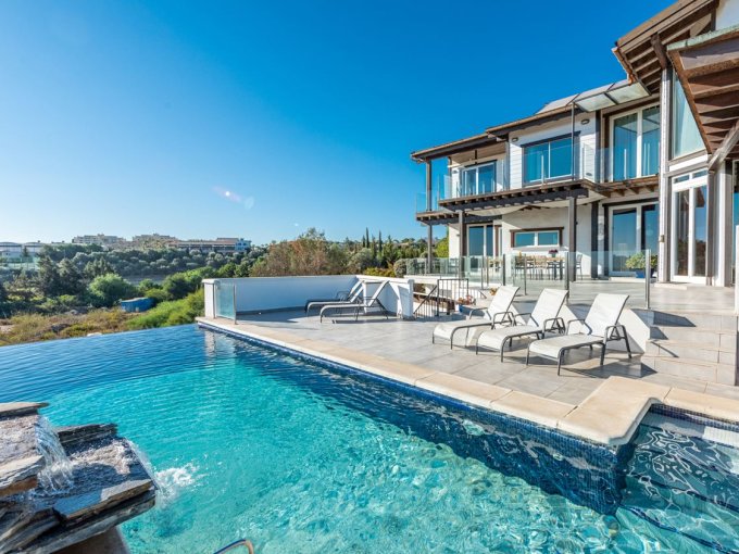 Pool Villa with Panoramic Views in Mijas for sale