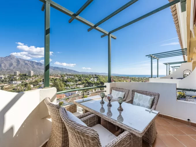 Terraza Apartamento en venta en Señorio de Aloha