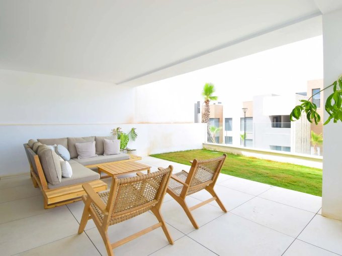 Jardín Planta Baja de Obra Nueva en Cabopino en venta