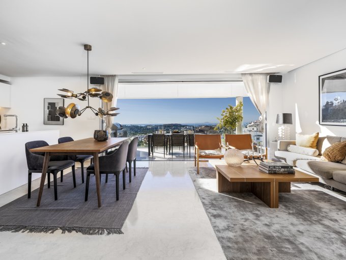 Open plan Duplex Penthouse with Private Pool in Nueva Andalucia for sale