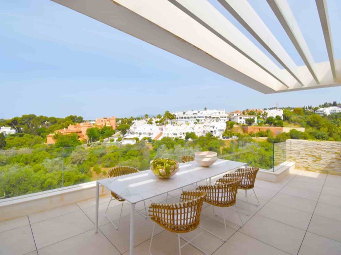 Terrace New Build Ground Floor Apartment in Cabopino for sale