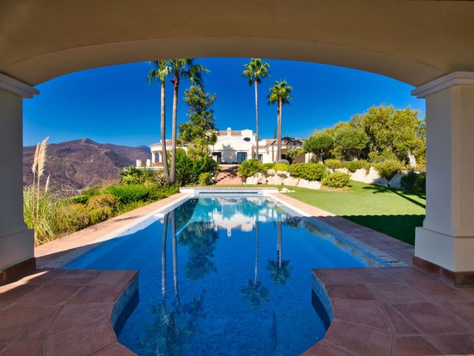Villa con piscina en Monte Mayor, Benahavis en venta