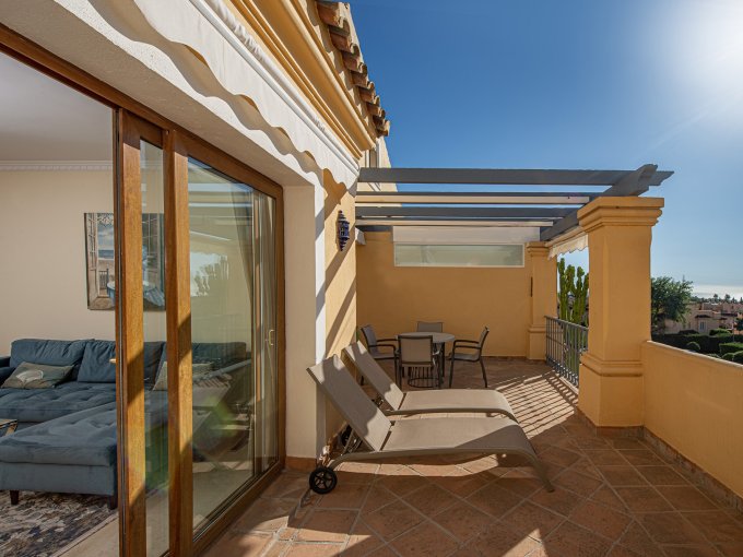 Relax area Duplex Penthouse in Nagüeles for sale