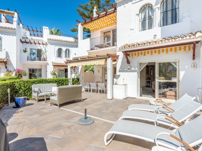 Zona Relax Adosado Cerca de la Playa en San Pedro de Alcantara en venta