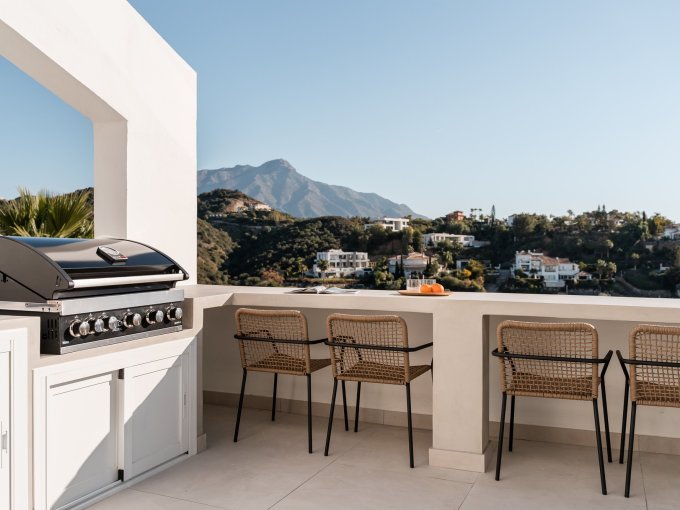 Ático reformado con barbacoa en La Quinta en venta