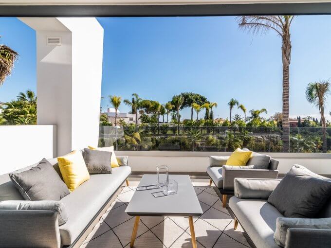 Covered terrace Brand New Apartment in Estepona Hills for sale