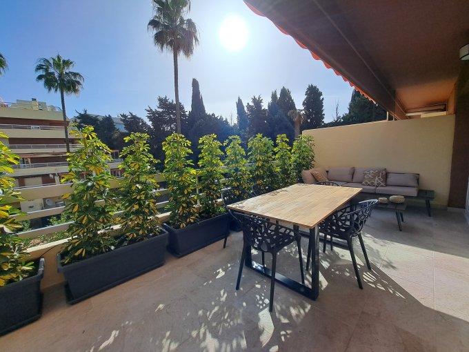 Outdoor table Renovated Apartment in Marbella Center for sale