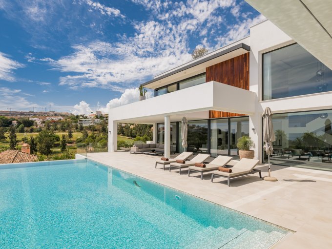 Pool Contemporary Villa in La Alqueria for sale
