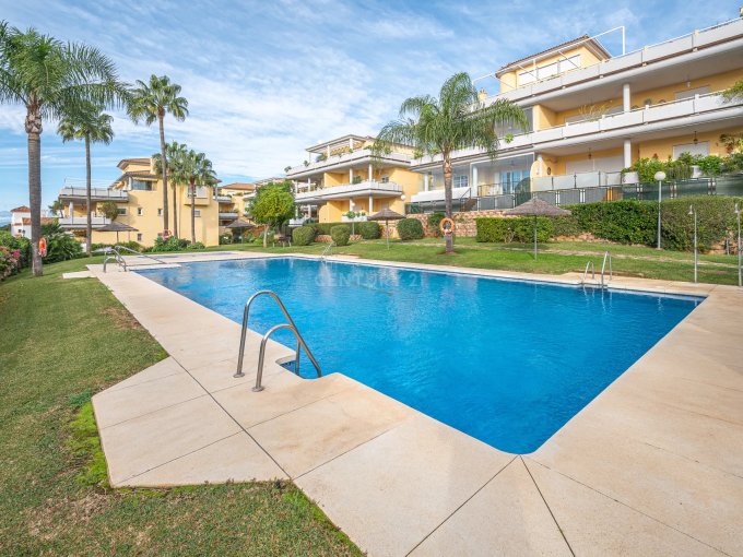 Pool Penthouse in Las Mimosas de Cabopino Golf
