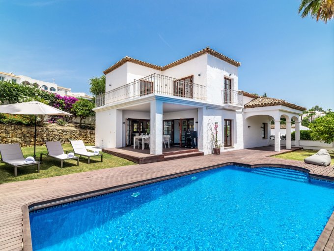 Stylish Villa in Nueva Andalucia for sale