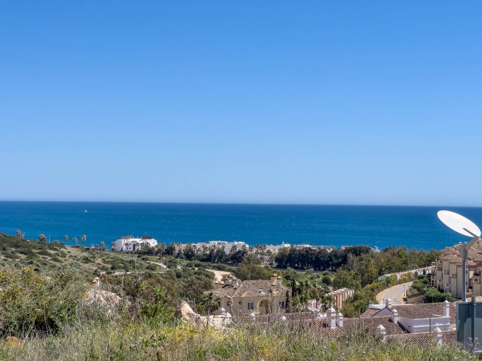 Парцел с морска панорама с проект за вила