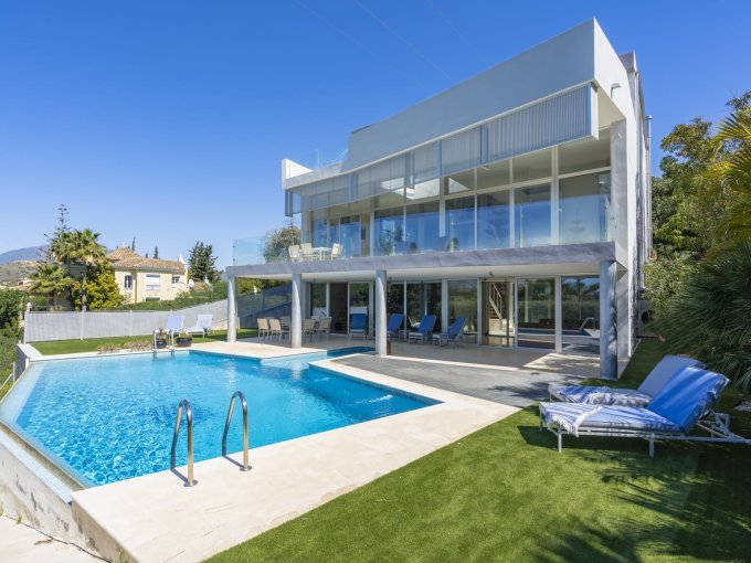 Unique Villa in Paraiso Medio, Estepona for sale