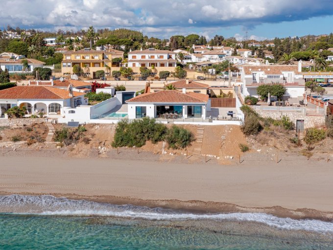 Front Line Beach Villa in La Cala de Mijas for sale