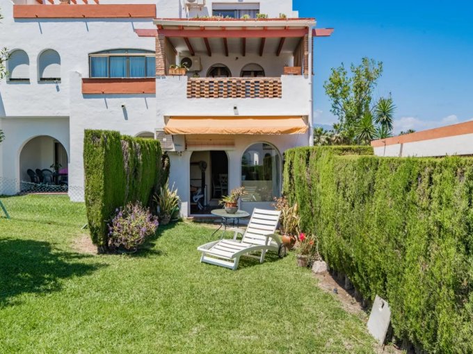 Garden Townhouse in Cancelada for sale