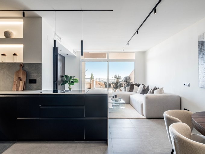 Open space Renovated 3-bedroom Apartment in Nueva Andalucia for sale