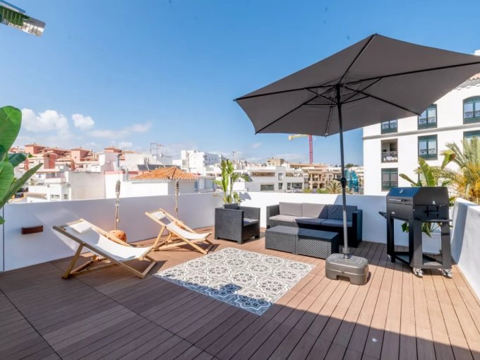 Outdoor Penthouse Near the Beach in Estepona for sale