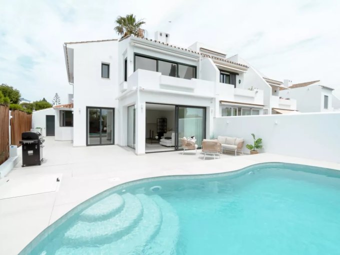 Pool Townhouse in San Pedro Alcantara for sale