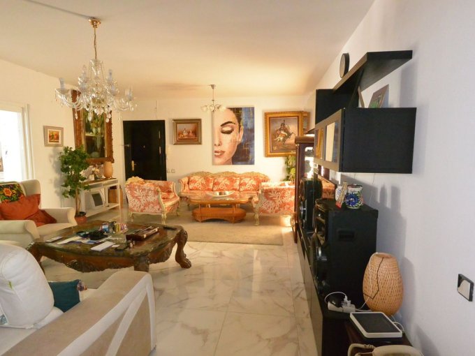 Salon Fabulous Apartment in Puerto Banus for sale