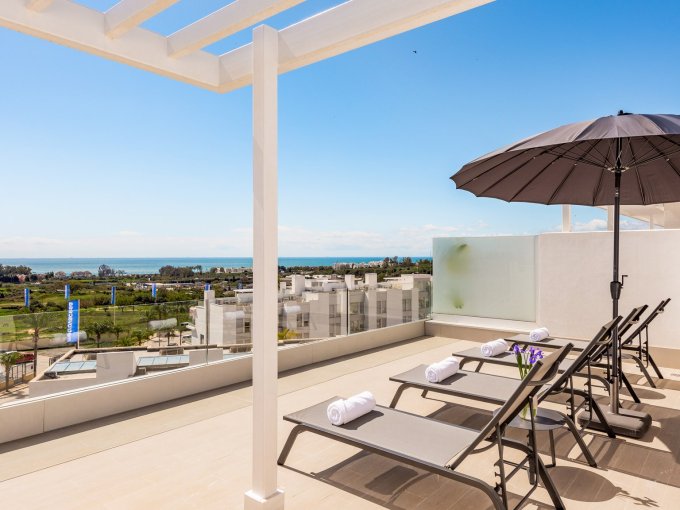 Sea view Penthouse in the New Golden Mile for sale