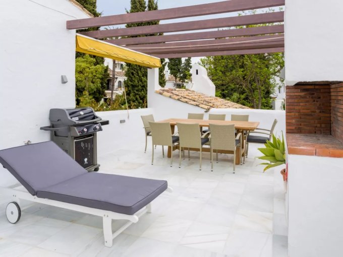 Terrace Newly Renovated Apartment in Aldea Blanca for sale